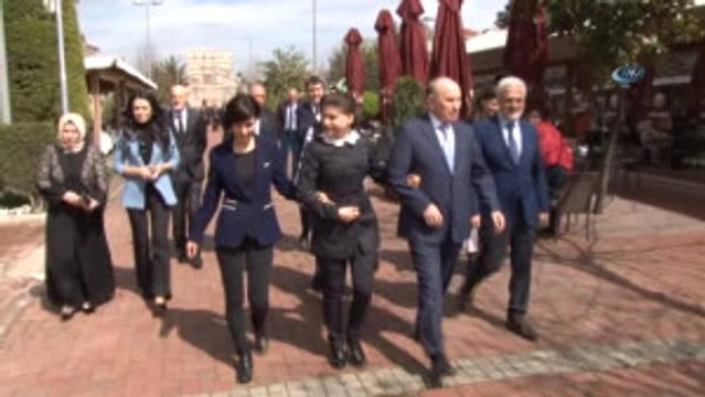 Kadir Topbaş, Veznecilerden 3'üncü Havalimanına Gidecek Metro Projesini Açıkladı