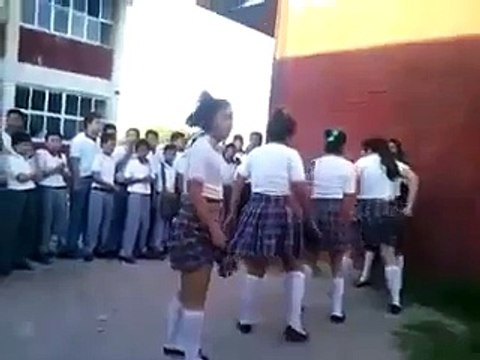 Liseli Kızlar Erkeklerle Uzun Eşek Oynarlarsa Böyle Olur