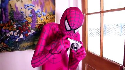 Frozen Elsa is ARRESTED! w/ Spiderman & Pink Spidergirl, Poison Ivy, Cinderella, Anna & Jo