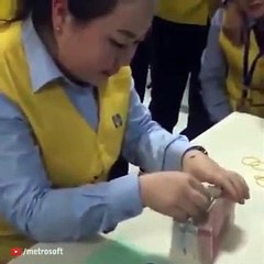 Compter les billets à la vitesse de l'éclair! Incroyable