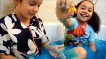 GROSS Gelli Baff Toy Challenge - Warheads Candy - Giant Chupa Chups Lollipops - Shopkins D