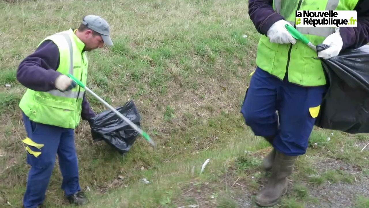 VIDEO (79). Opération nettoyage des routes à Nueil-les-Aubiers
