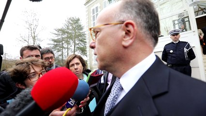 Pau : intervention du Premier ministre Bernard Cazeneuve à la sortie de la villa Sainte-Hélène