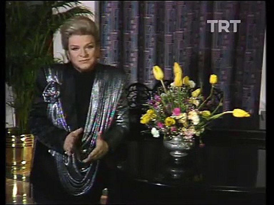 Zeki Müren - Hep Sen Varsın Sen Yaşarsın (TRT Arşivi)