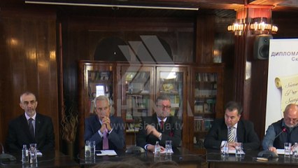 Ambasadorët: Maqedonia ka humbur shumë kohë