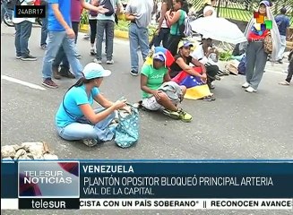 Caracas vivió la víspera un día normal; oposición bloqueó una avenida