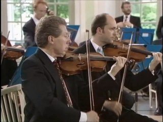 Mozart: Symphony No.39 K.543 / Norrington Radio-Sinfonieorchester Stuttgart (1996 Movie)
