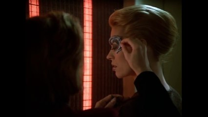 Voyager - S04E26 Hope and Fear (Janeway + Seven Brig scene)