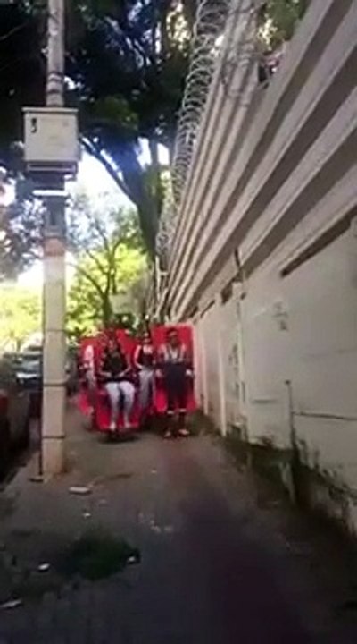 Le déguisement le plus LOL du monde Montagnes russes