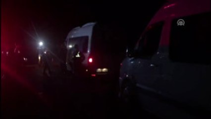 Izmir'de Göçmen Kaçakçılığı Operasyonları - 5 Zanlı Gözaltına Alındı