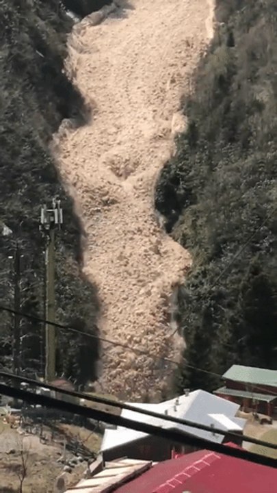 Spectacular Avalanche Captured in Turkey's Kaçkar Mountains