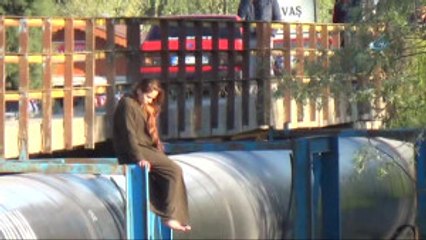 İkna Edilmek İstenen Kadın Köprüden Atladı