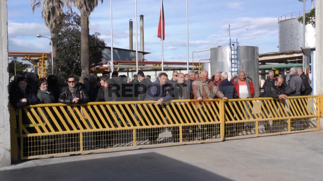 Report TV - 19 muaj pa rroga, punonjësit e ARMO: Të hënën në grevë urie