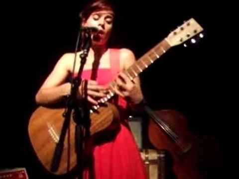 Reprise de Toute la pluie tombe sur moi