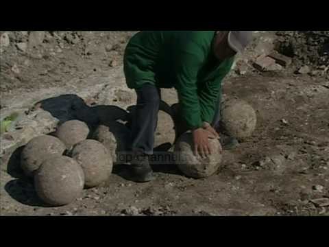 Gërmimet në Durrës, shfaqen objekte të tjera historike - Top Channel Albania - News - Lajme