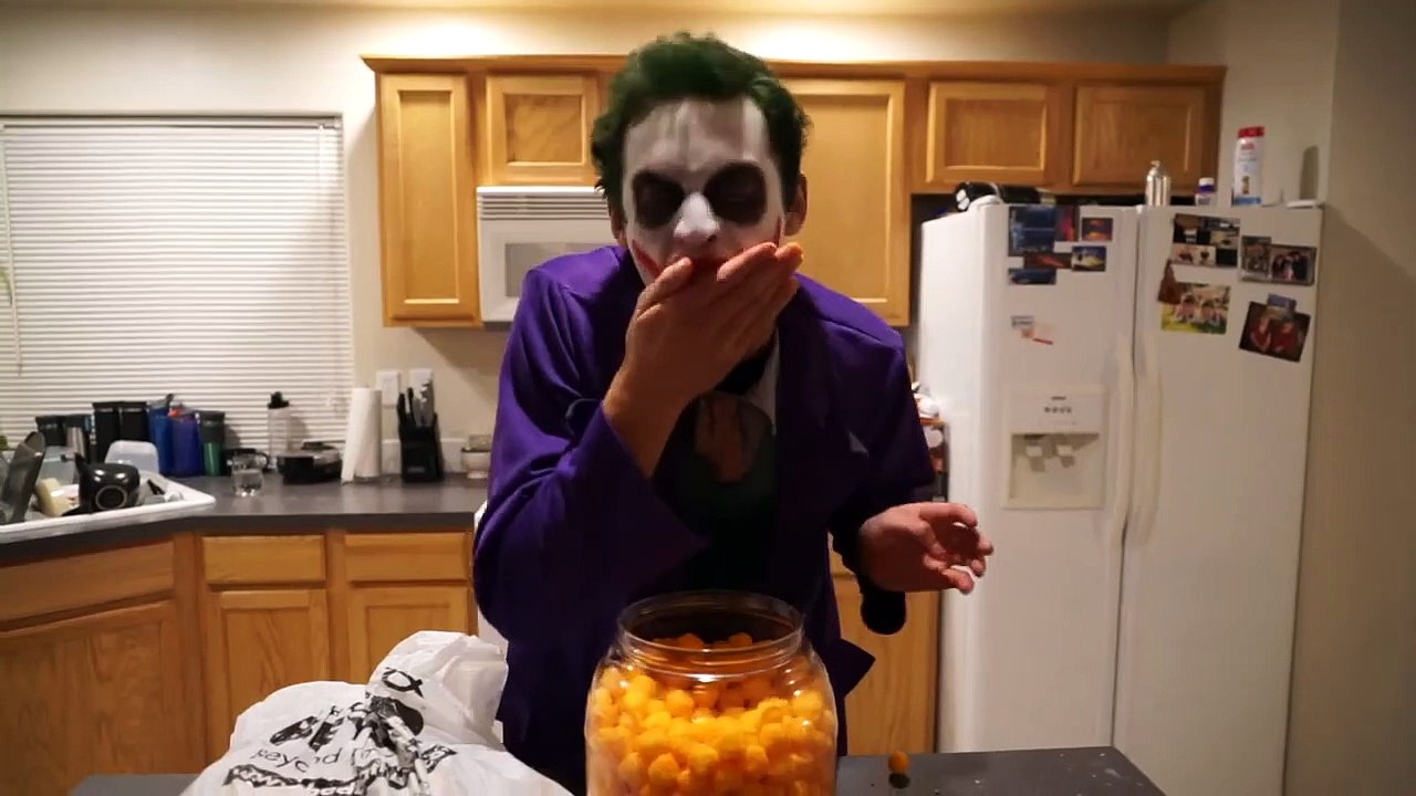 Joker Vs Scream & Giant Teddy Bear & Zombie In Real Life Halloween Fun!-CVLJbpr