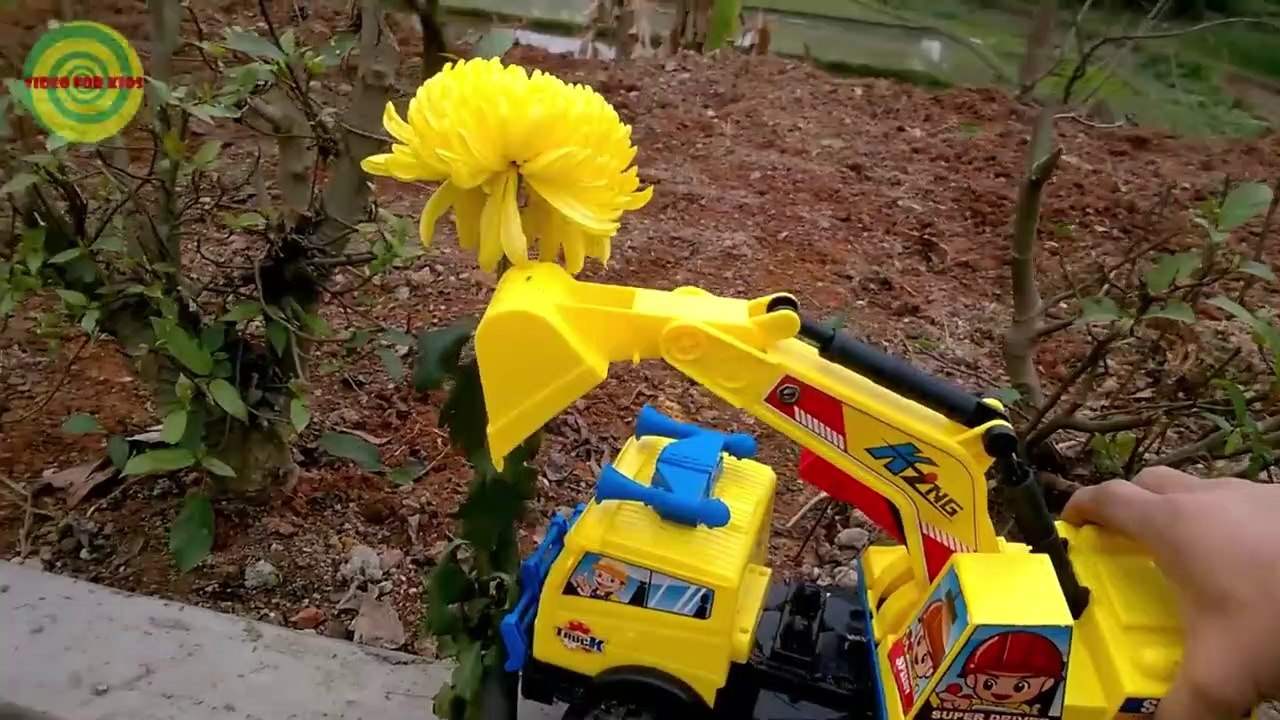 Excavators for kids _ Baby playing excavators destructive the yellow