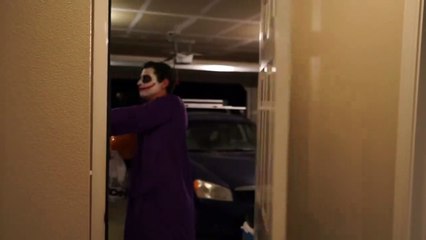 Joker Vs Scream & Giant Teddy Bear & Zombie In Real Life Halloween Fun!-CVLJbp