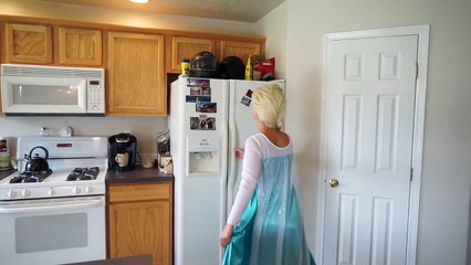 Elsa vs Hulk  Red Hulk In Real Life   SuperHero M
