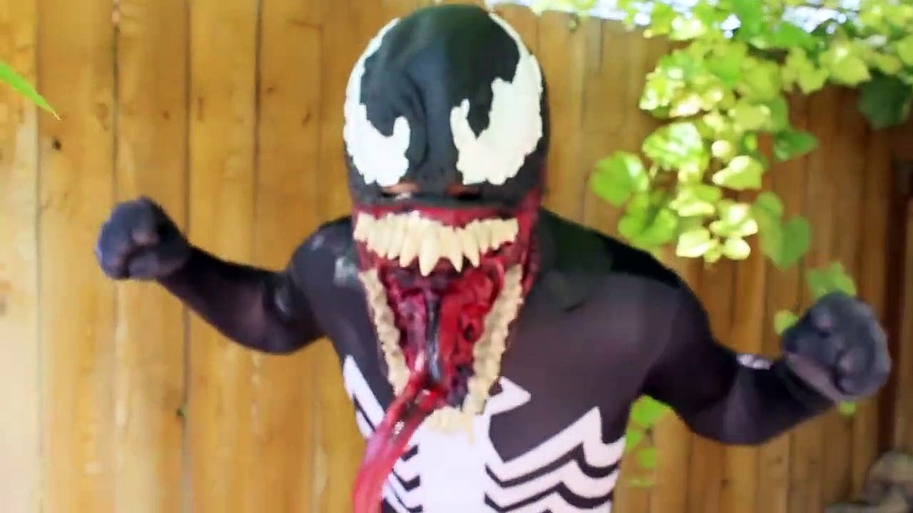 Spiderman Vs Venom - Real Life Superhero Battle _ Trampoline Fight-OiHXK