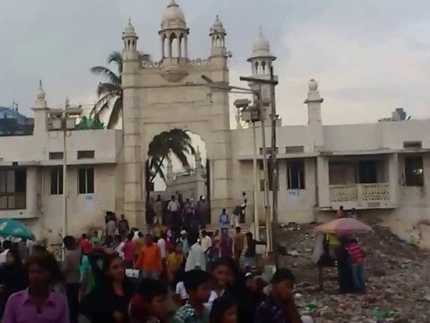 Maha government supports women entry in Haji Ali dargah