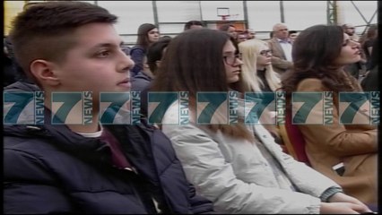 Télécharger la video: QEVERIA PREZANTON PLANIN PER NDERTIMIN E 17 SHKOLLAVE - News, Lajme - Kanali 8