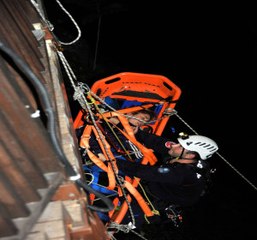 Kurtarma Çalışması Sırasında Itfaiye Erinin Zor Anları