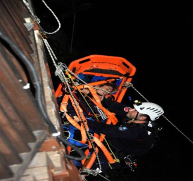 Kurtarma Çalışması Sırasında Itfaiye Erinin Zor Anları