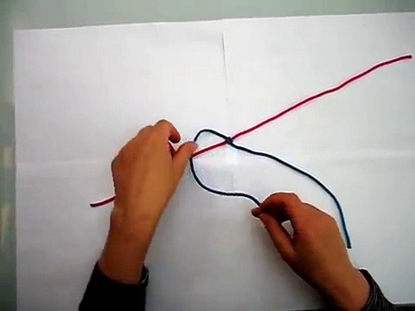 Scoubidou touwtjes leren knopen _ maken, rond, makkelijke uitleg  video-Ol6yOQVW61I - video Dailymotion