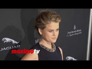 Télécharger la video: Alice Eve 2014 BAFTA Los Angeles Awards Season Tea - Arrivals