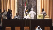 البرلمان السوداني يجيز تعديلات دستورية تتعلق بالحريات