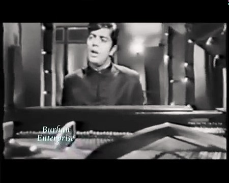 MUJHE TUM NAZAR SE [HD SONG] MEHDI HASSAN - FILM - DORAHA