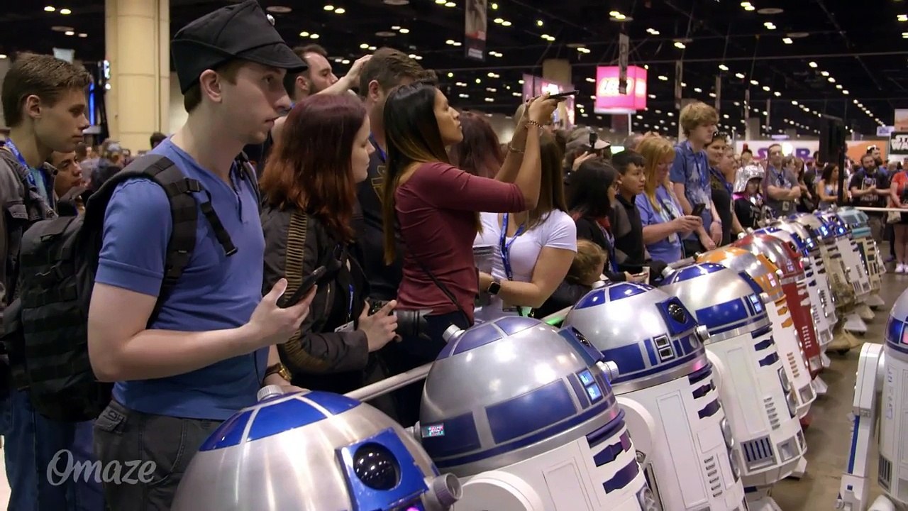 John Boyega Pranks Star Wars Fans with Surprise Photobomb at Celebration | Force For Change