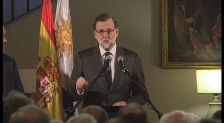 Una España que no se rinde y que supera la crisis presenta Rajoy en Uruguay