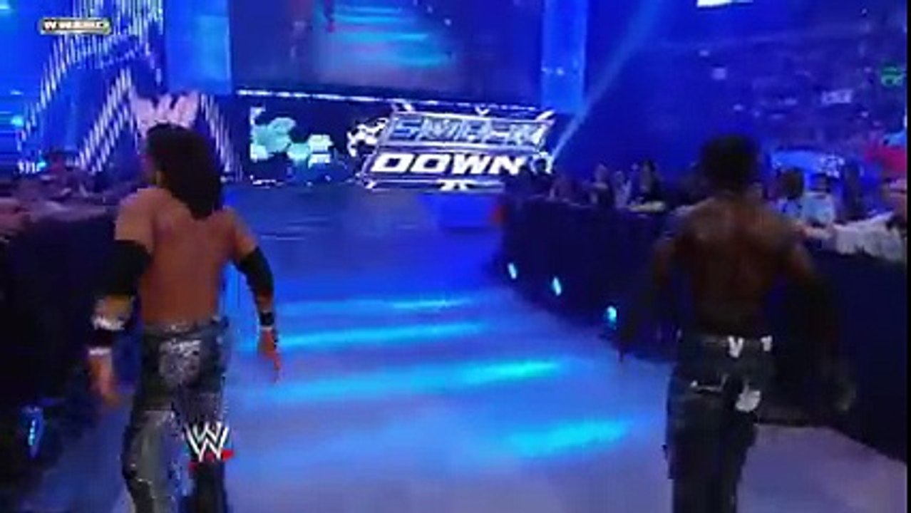 SmackDown  Cryme Tyme s Shad attacks his own partner, JTG