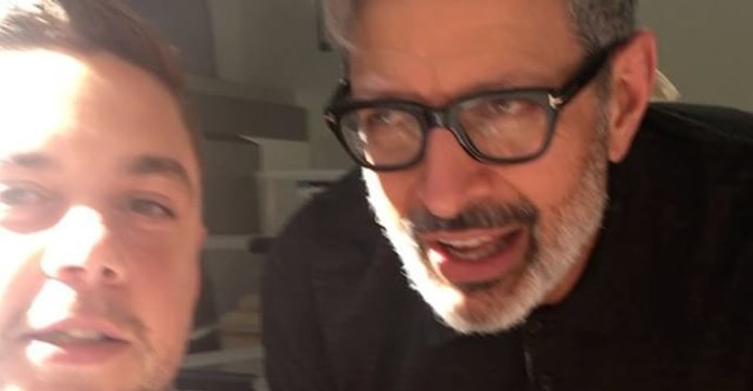 Jeff Goldblum Hands Out Free Sausages, Serenades Fans and Poses for Selfies in Sydney