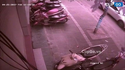 Thanh niên giả nghe điện thoại, trộm IC xe Lead cực nhanh