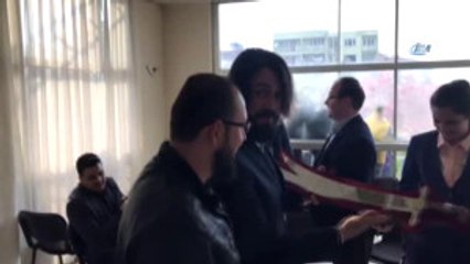 Bursalı Bıçakçının Yaptığı Diriliş Kılıçları ve Baltaları Yok Satıyor