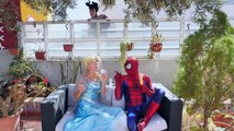 spiderman ve Frozan Elsa Kötü Kara Büyücü ile Karşılaşırsa Kim Kazanır ?( çizgi film tadın