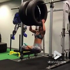 Une séance de musculation extreme...