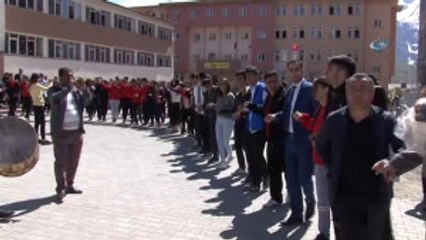 Türkiye Finaline Davul Zurna ile Uğurlandılar