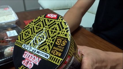 【ほっともっと】　なす味噌弁当ごはん大盛りを喰う！　【Extra】"Japanese lunch box & Instant noodle & beer"