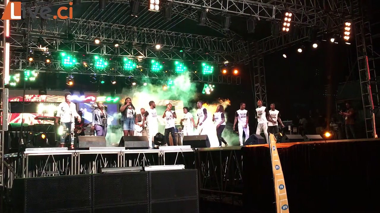 FEMUA 10 : Hommage à Papa Wemba, Nash "enjaille" le public d'Anoumabo