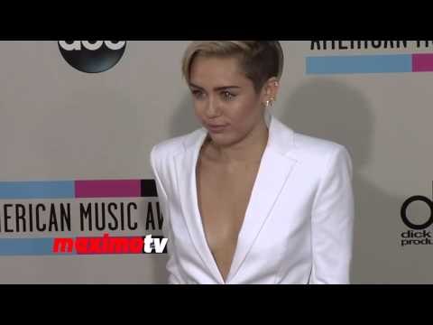 Miley Cyrus 2013 American Music Awards Red Carpet