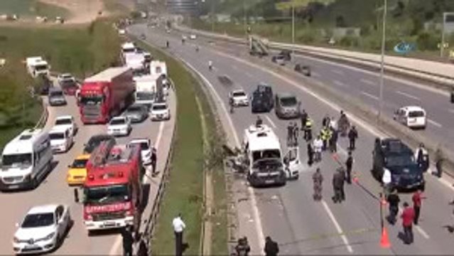 Pendik'te Servis Minibüsünde Patlama