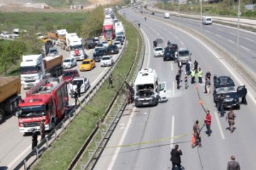 Istanbul'da Servis Minibüsünde Patlama: 6 Yaralı