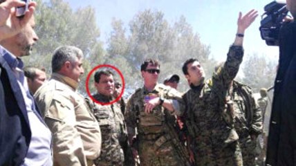 ABD'li Komutanın Yanındaki İsim Aranan PKK'lı Çıktı