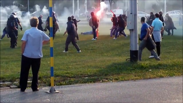 Dinamo Zagreb - Juventus Bad Blue Boys vs Juventus Ultras and police