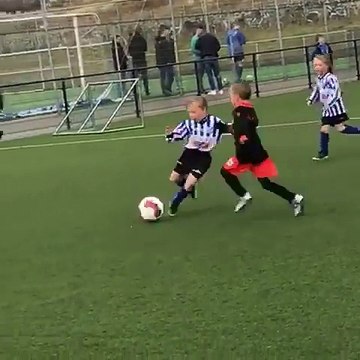 Five old Aidan Kuyt son of Dirk Kuyt! AMAZING SKIlLS!