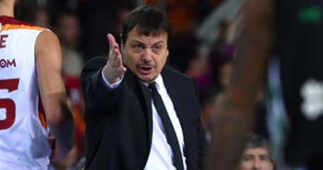 G.Saray, Kötü Tezahüratlar Nedeniyle Beşiktaş Maçında Soyunma Odasına Gitti